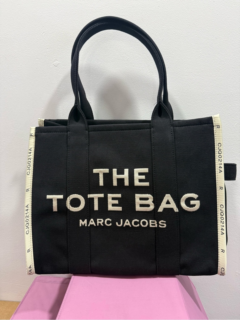NWT Marc Jacobs The Jacquard Large Tote Bag in black